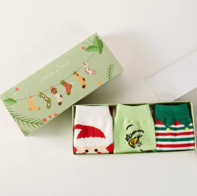 Christmas Theme Graphic Fuzzy Socks Gift Box (3 Pairs)